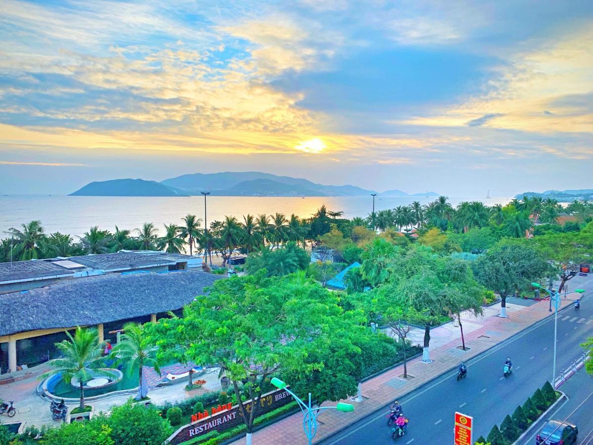 Anh Minh - Manchester Hotel Nha Trang Buitenkant foto