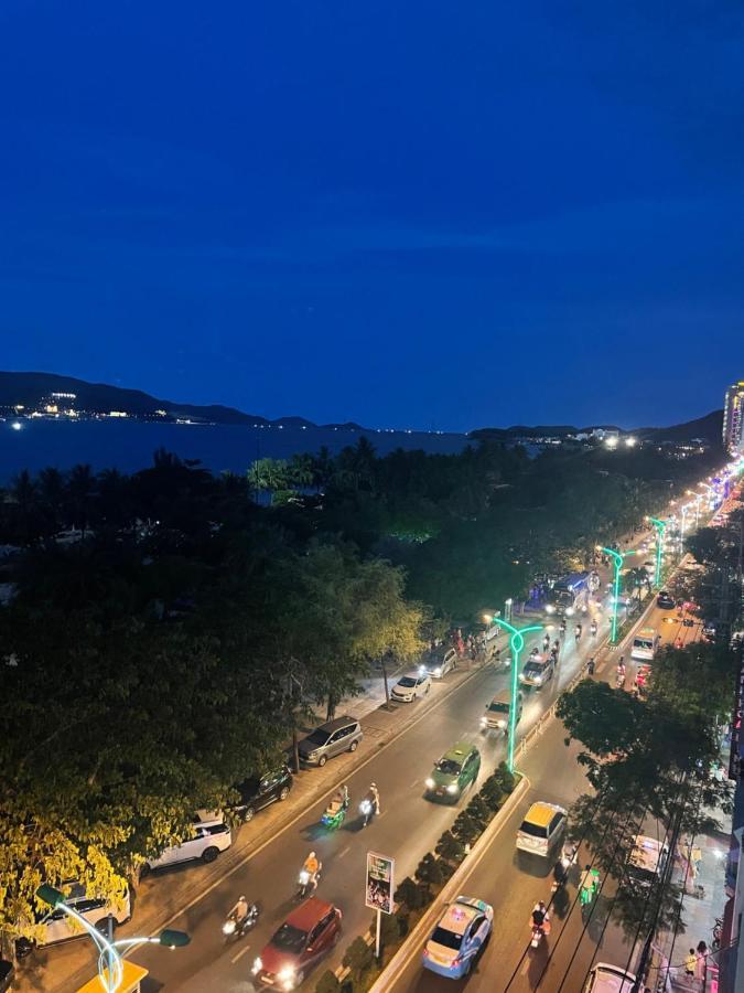 Anh Minh - Manchester Hotel Nha Trang Buitenkant foto
