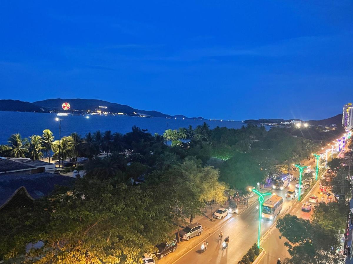 Anh Minh - Manchester Hotel Nha Trang Buitenkant foto